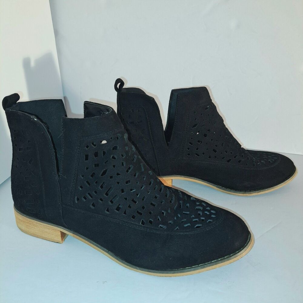 JG BLACK ANKLE BOOTIE BOOTS WOMENS SIZE 7 CUT OUTS KITTEN HEEL VEGAN MINIMALIST